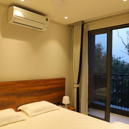 Apt# One-Four-Two - With Lift - High Speed Wifi - Smart Tv New Delhi Exterior foto